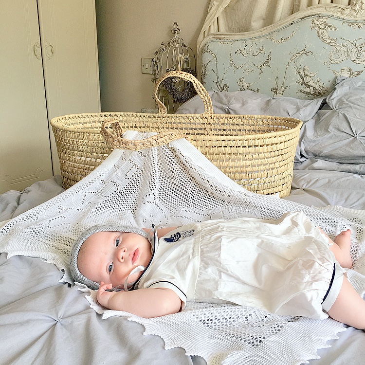 5E110C8D-4B8E-4CE2-9DD9-822E7D50C696